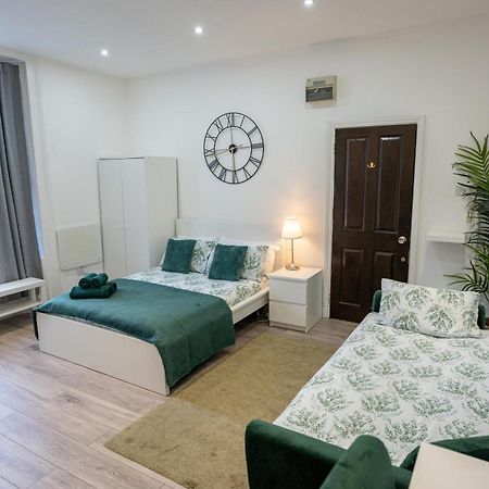 Beautiful Studio Flat In Hackney Next To Overground Station London Exteriör bild