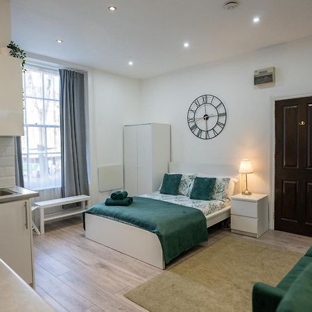 Beautiful Studio Flat In Hackney Next To Overground Station London Exteriör bild