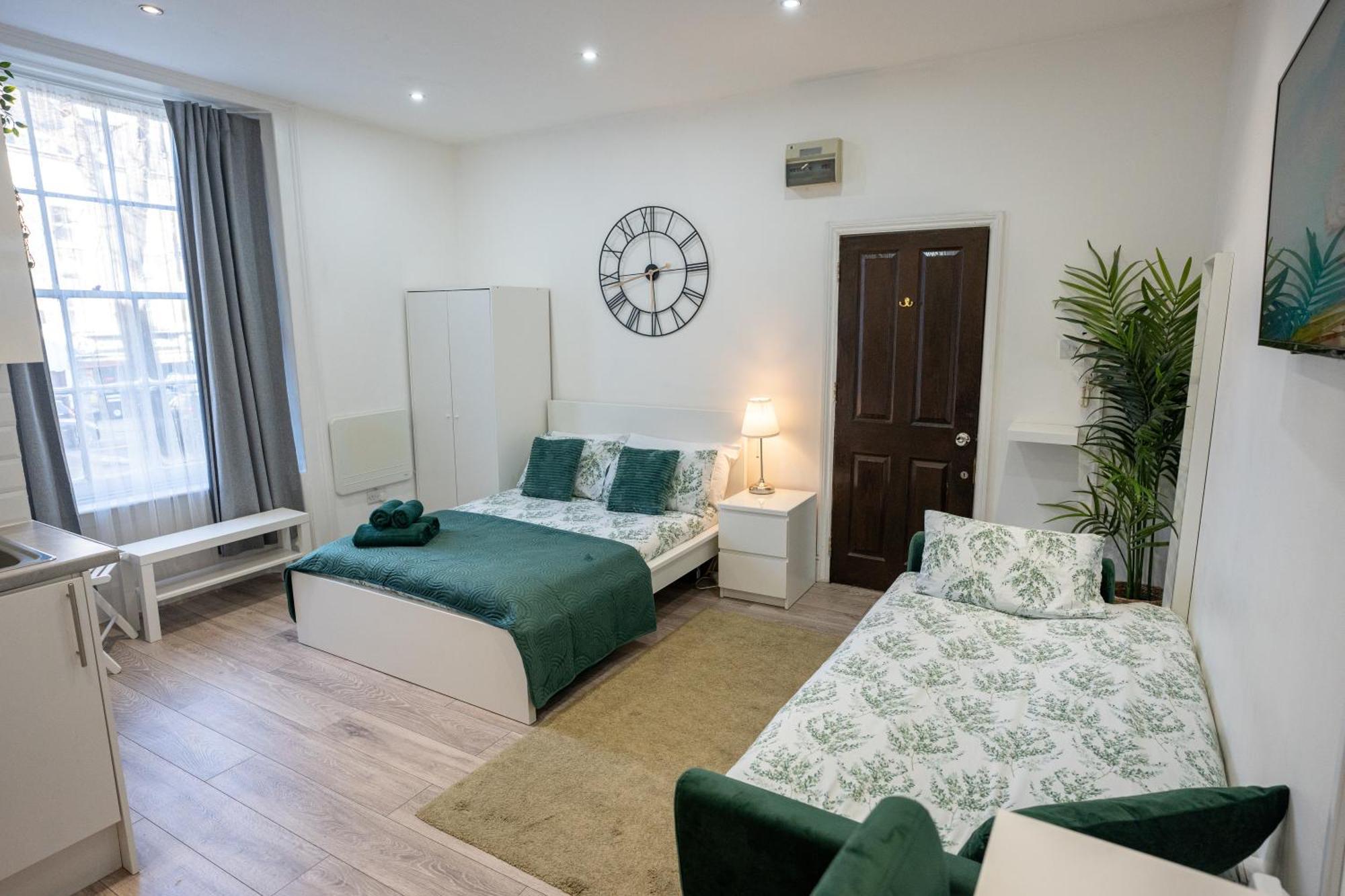 Beautiful Studio Flat In Hackney Next To Overground Station London Exteriör bild