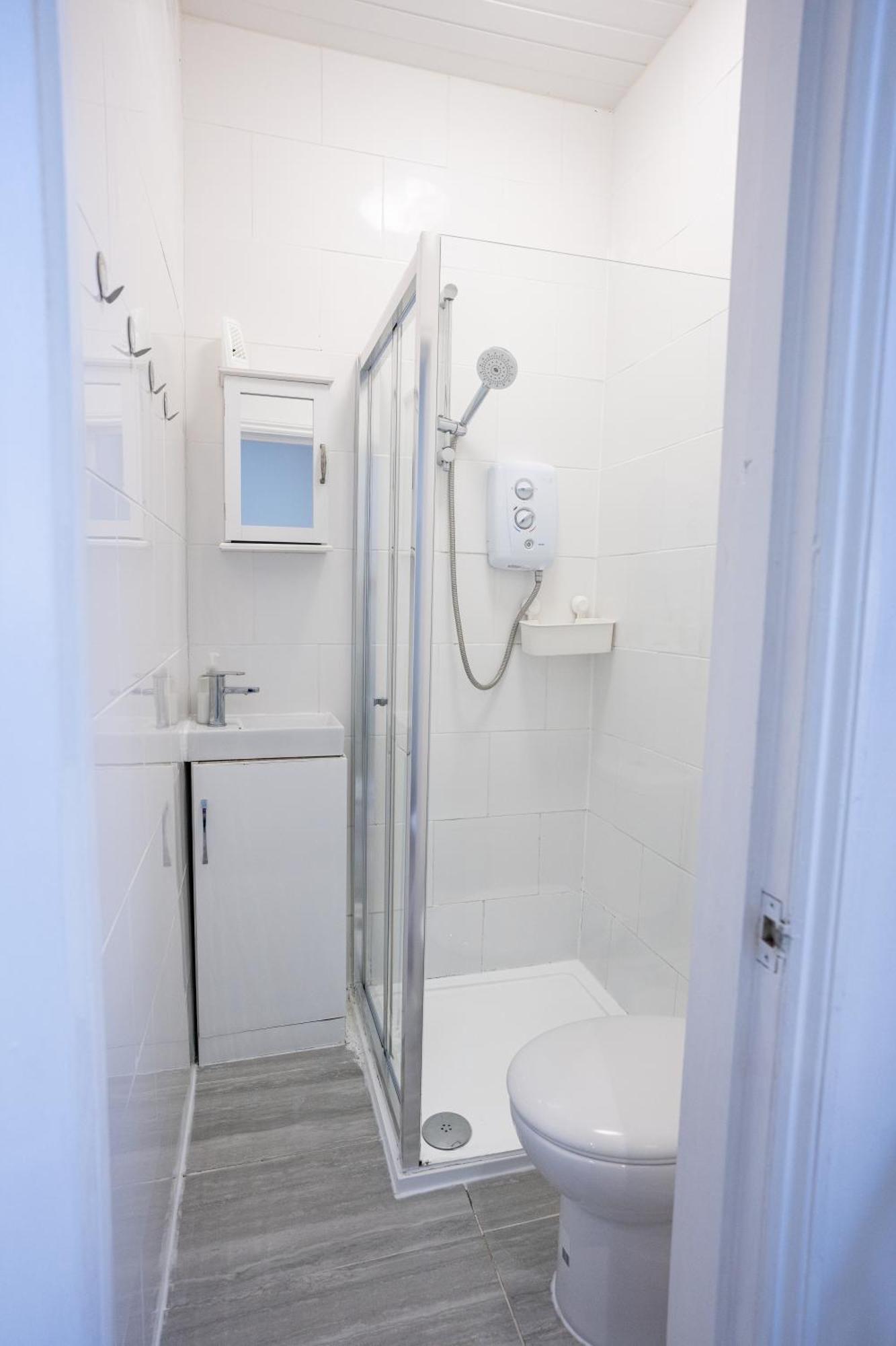 Beautiful Studio Flat In Hackney Next To Overground Station London Exteriör bild