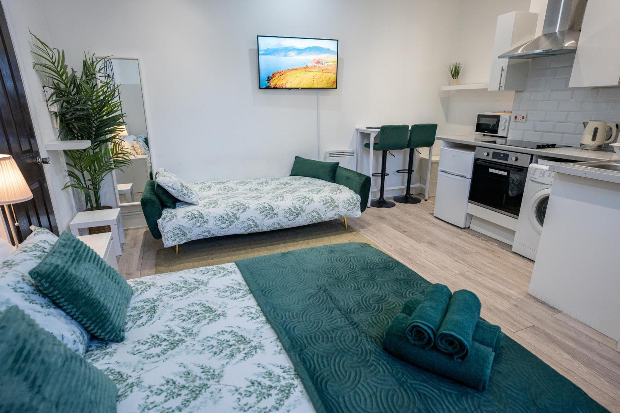 Beautiful Studio Flat In Hackney Next To Overground Station London Exteriör bild