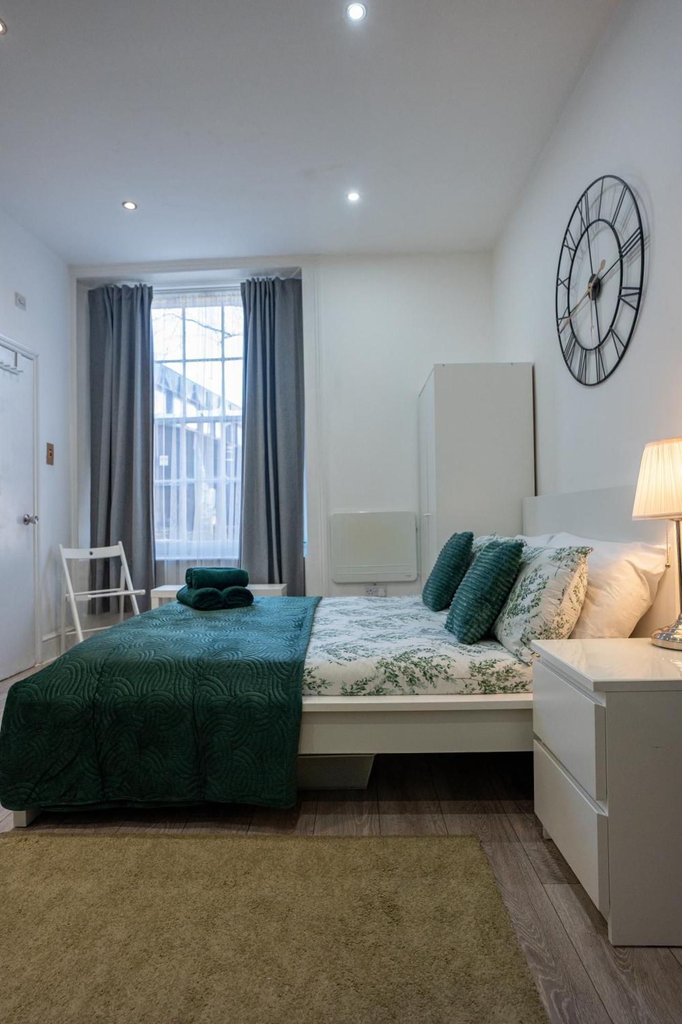 Beautiful Studio Flat In Hackney Next To Overground Station London Exteriör bild