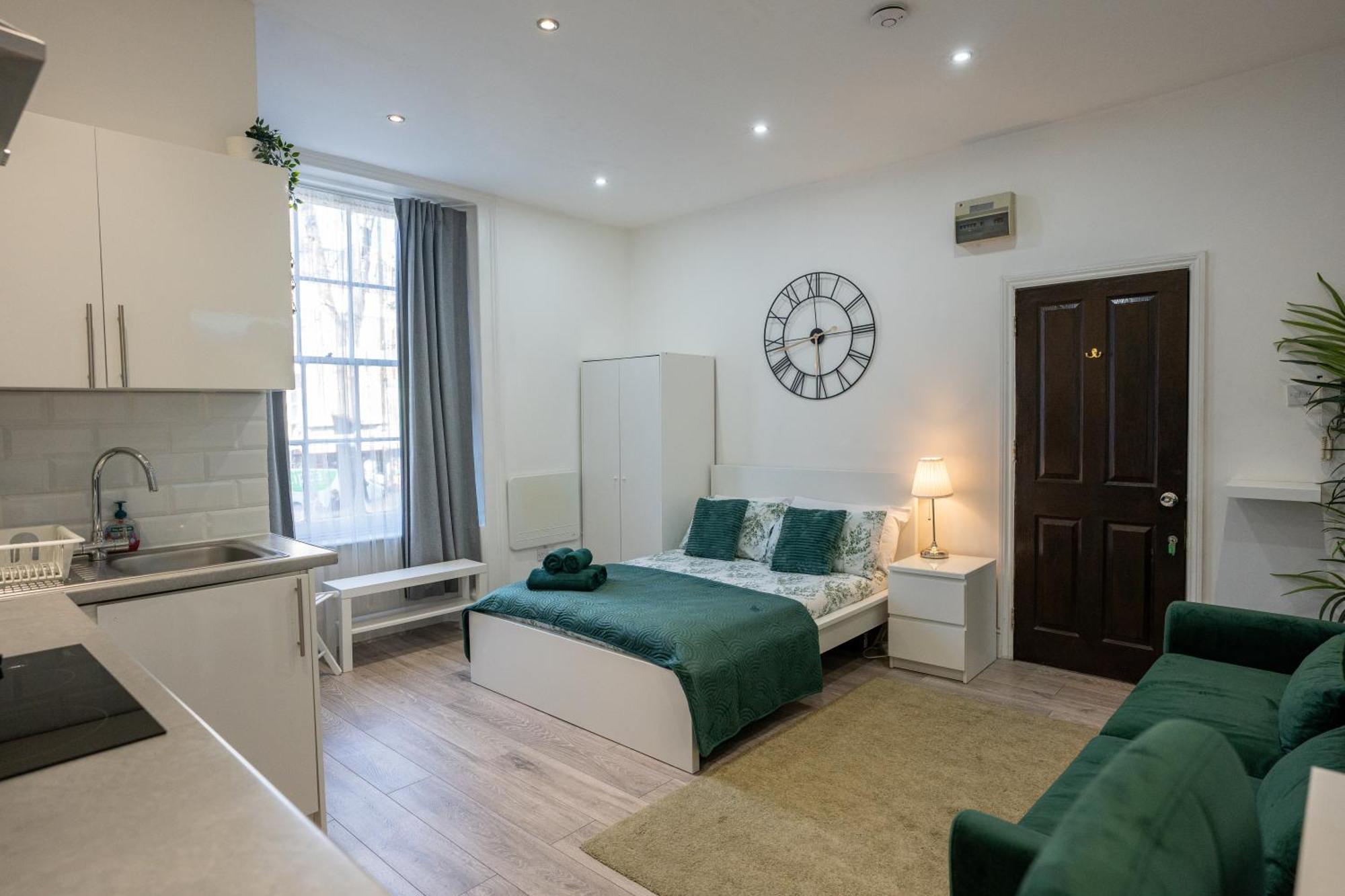Beautiful Studio Flat In Hackney Next To Overground Station London Exteriör bild